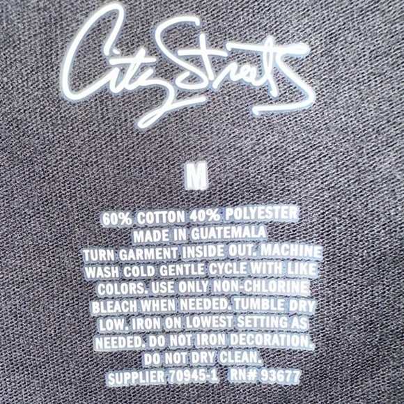 CITY STREETS Black T-Shirt with Smiling Red Vampire Lips and Teeth - Picture 4 of 4